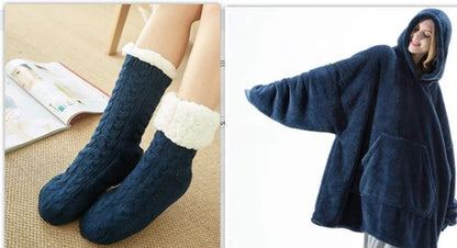 Cozy hooded sweatshirt with oversized front pocket, made from soft, double-sided fleece fabric in a variety of classic colors