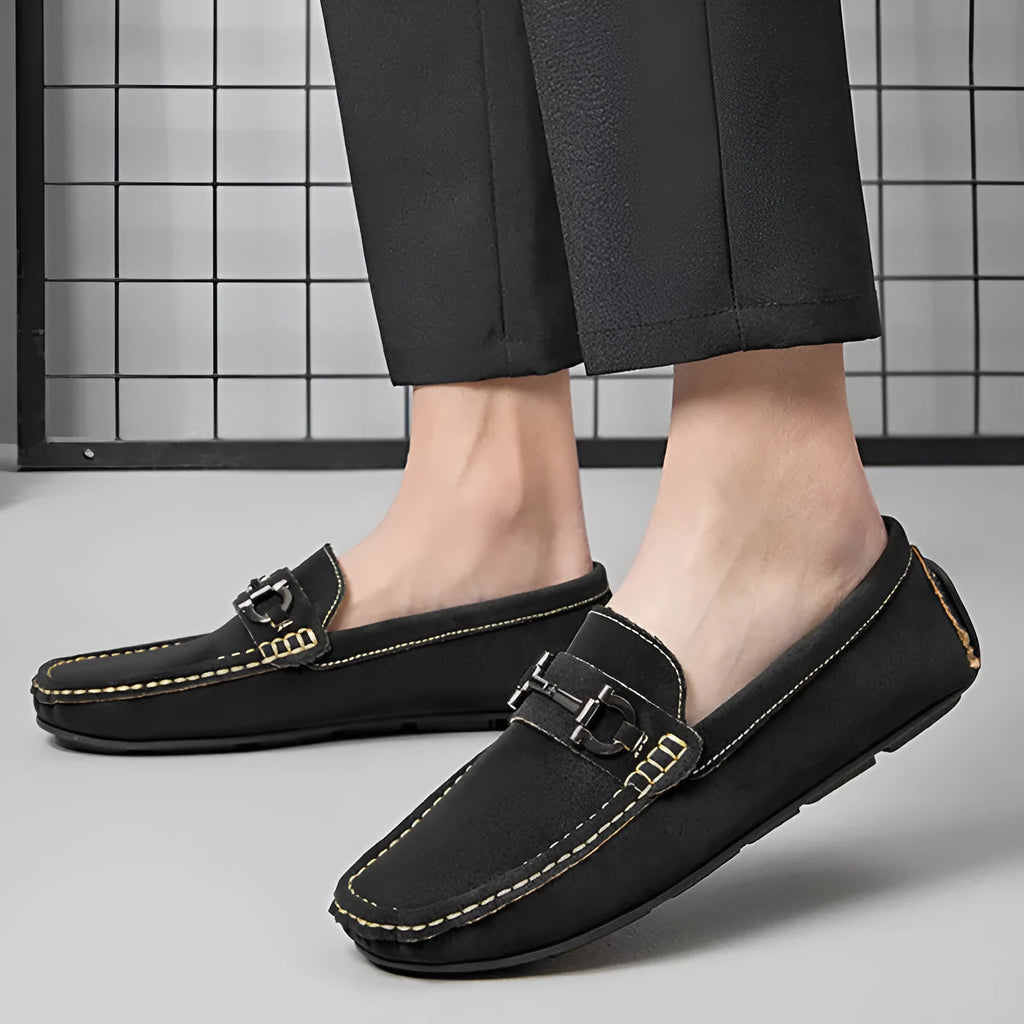 Men's beige leather casual Doug shoes with a round toe and rubber sole on a white background.