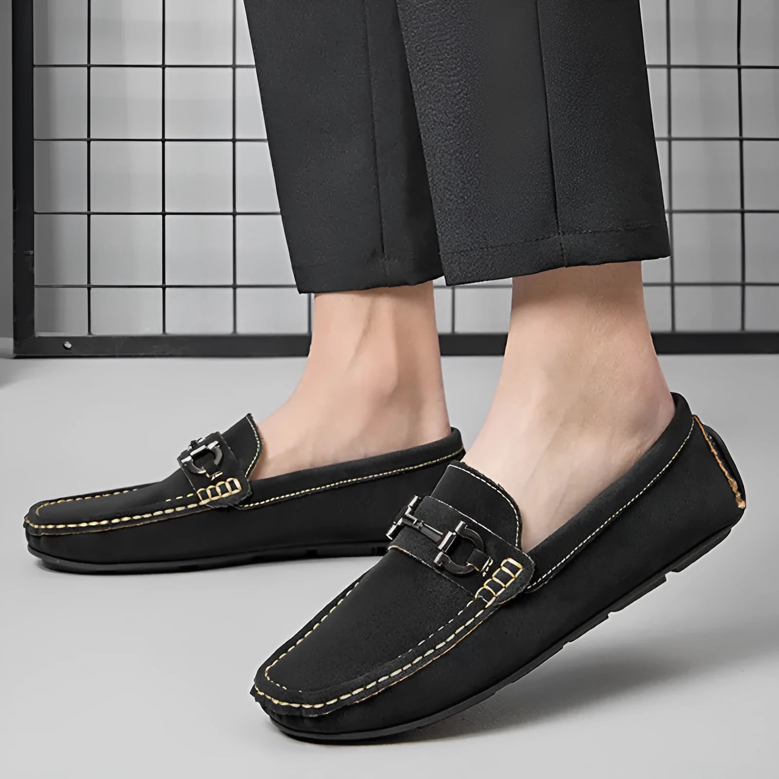 Men's beige leather casual Doug shoes with a round toe and rubber sole on a white background.