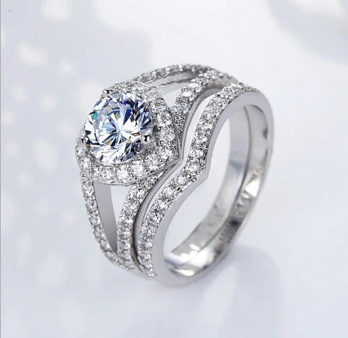 Heart-shaped diamond ring with 18k platinum plating, available in multiple colours and sizes