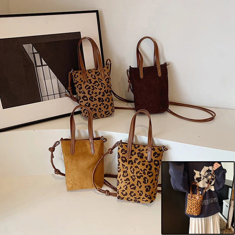 Women's retro leopard print crossbody bag in PU material with adjustable strap