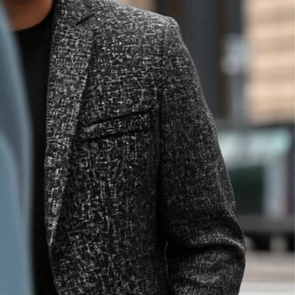 Men's single-breasted polyester leisure jacket in navy blue, slim fit, long sleeves, patch pockets