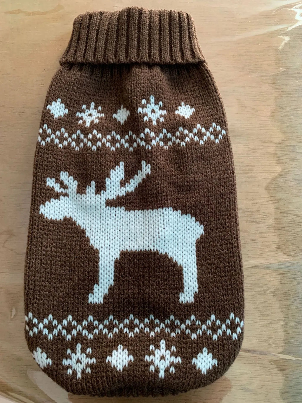 Warm acrylic dog sweater in blue diamond shape for autumn winter wear