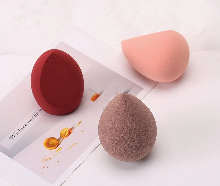 Rubycell cosmetic egg makeup sponge ball in super soft synthetic sponge, 40mm by 60mm, smear-proof for foundation blending