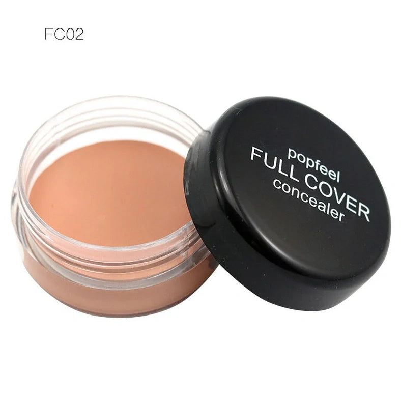 5-colour monochrome concealer palette measuring 4x4x2.2cm for facial coverage