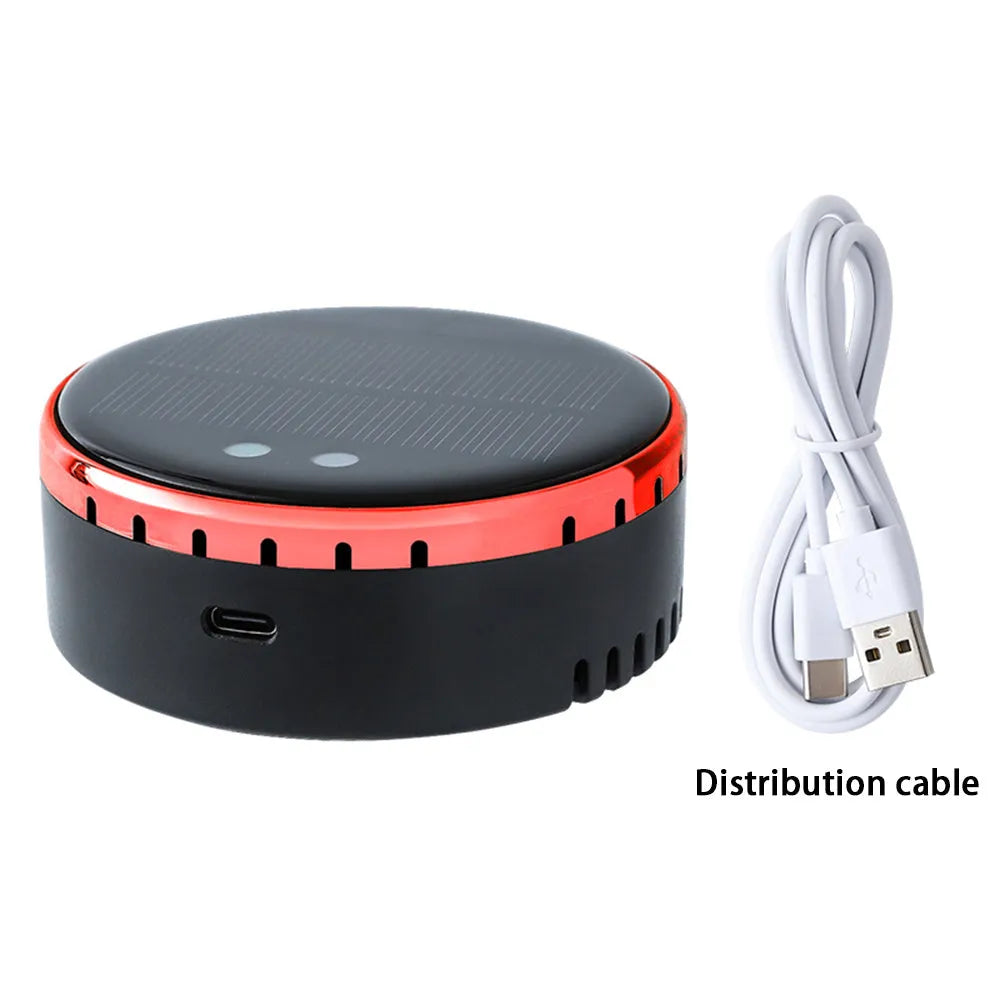 Solar-powered car air humidifier mounted in vehicle air conditioning outlet