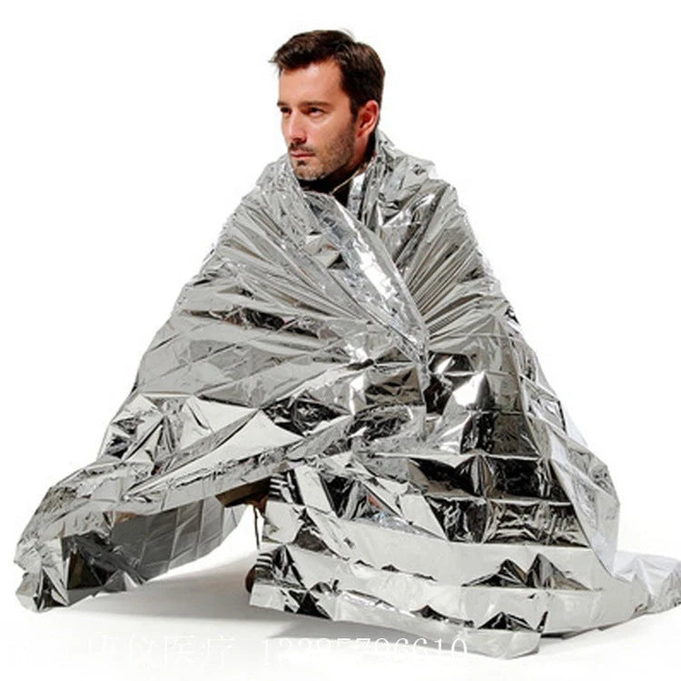 Double-sided silver and gold emergency thermal blanket for outdoor survival