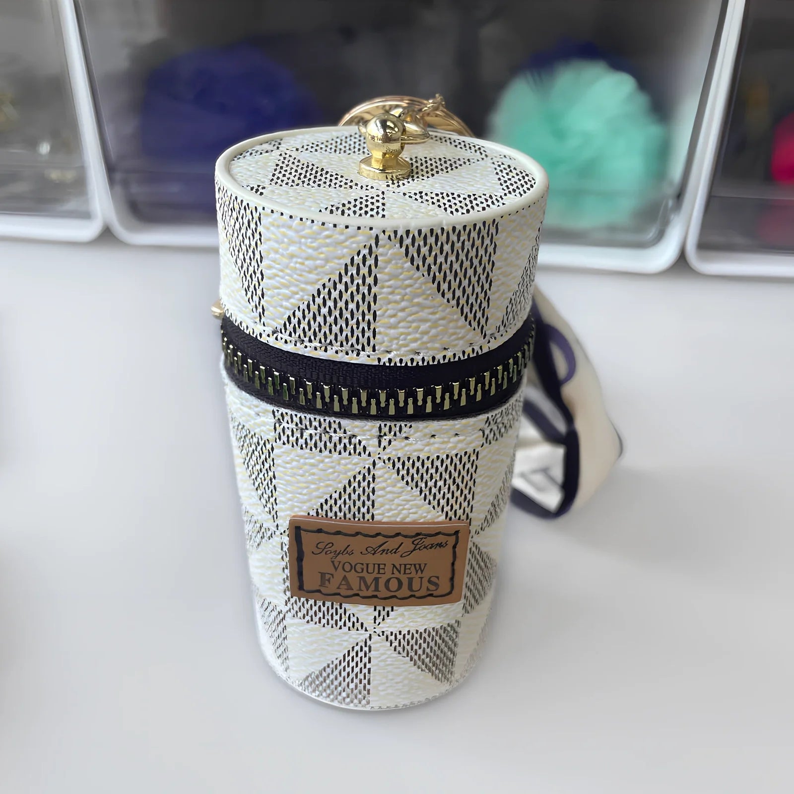 Green wrist strap self-defence key chain with perfume bottle, window breaker, alarm, and stick attachments, 10cm holder