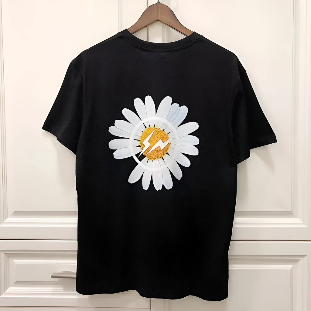 Oversize High Street T-shirt for men and women, solid colour, shown on model, size chart included