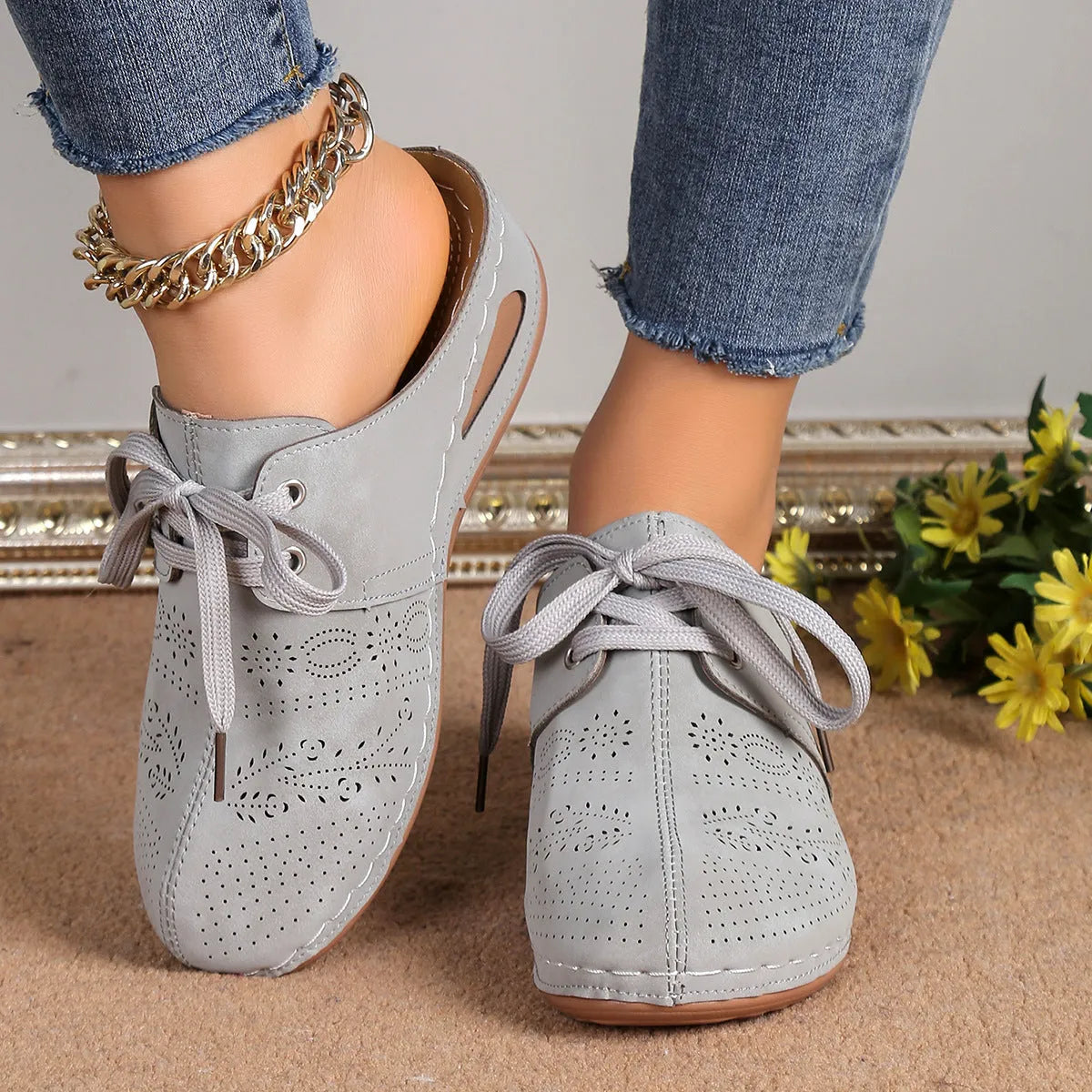 Women's summer lace-up slippers with hollow-out wedge design in suede upper and rubber sole