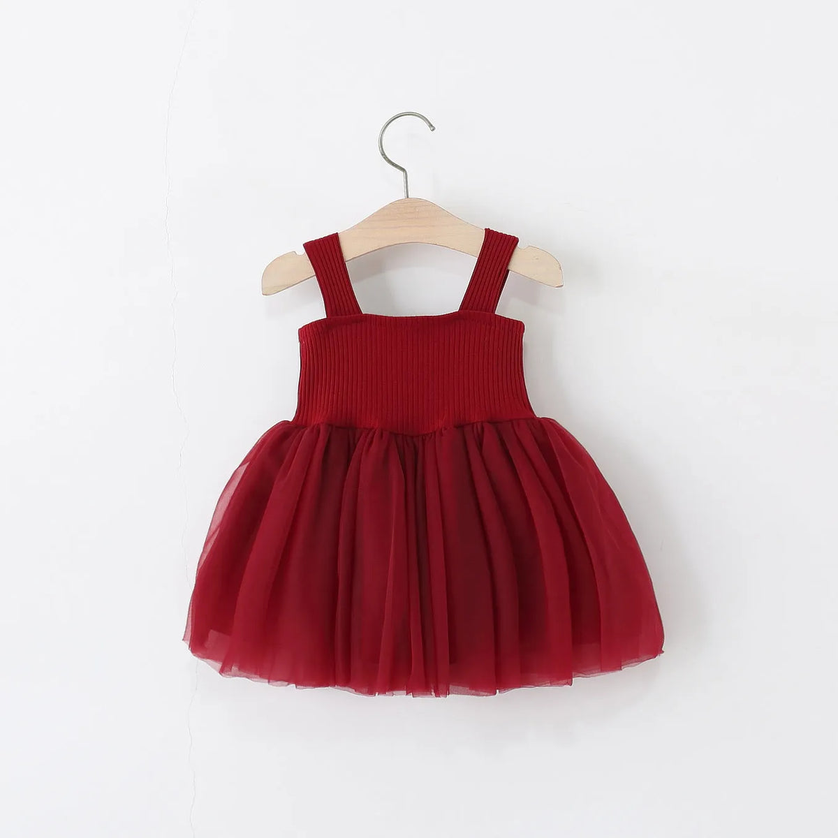 Girls sleeveless solid colour summer dress in polyester fibre, sling style, available in pink and red sizes 80-120