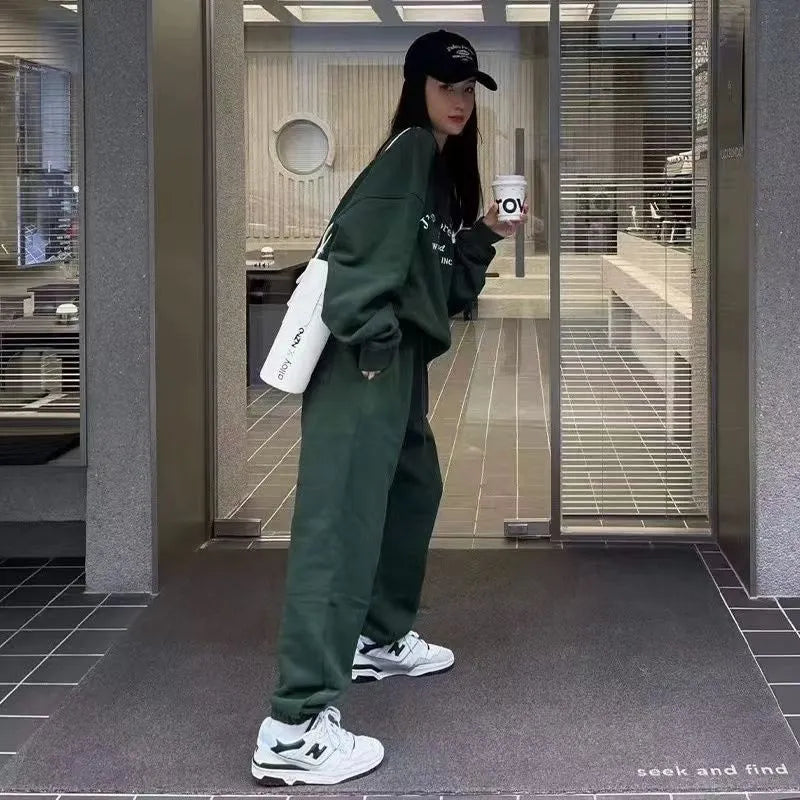 Women's cotton green long-sleeved casual sportswear suit with trousers and three-dimensional decoration on top