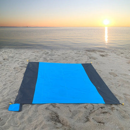 Foldable two-colour waterproof picnic mat for outdoor camping in vibrant colours