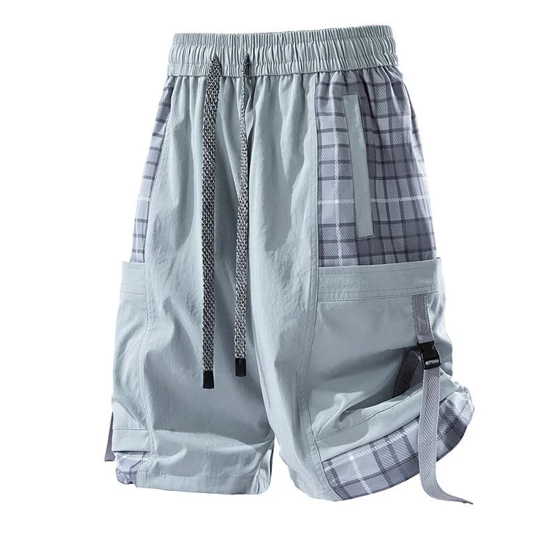 Men's plaid stitch cargo shorts in loose fit with cargo pockets and micro-elastic waistband