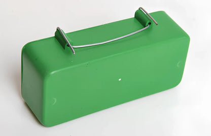 Green plastic splash-proof hanging bird food container, 14.5cm long, 6cm wide, 4.2cm high for garden use