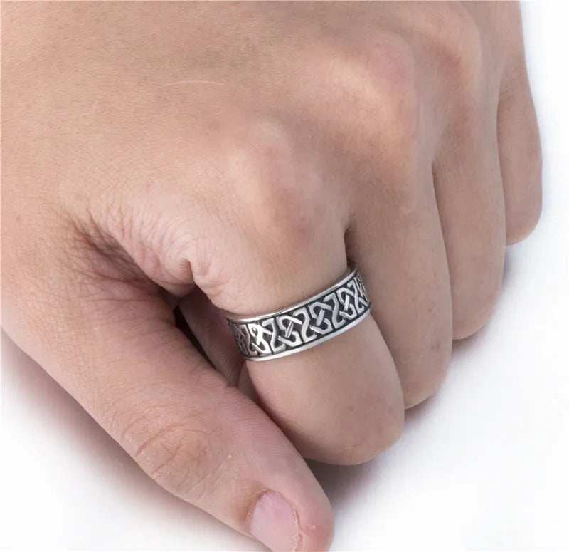 Lunavin silver alloy ring in US size 8 on white background, simple band design for women