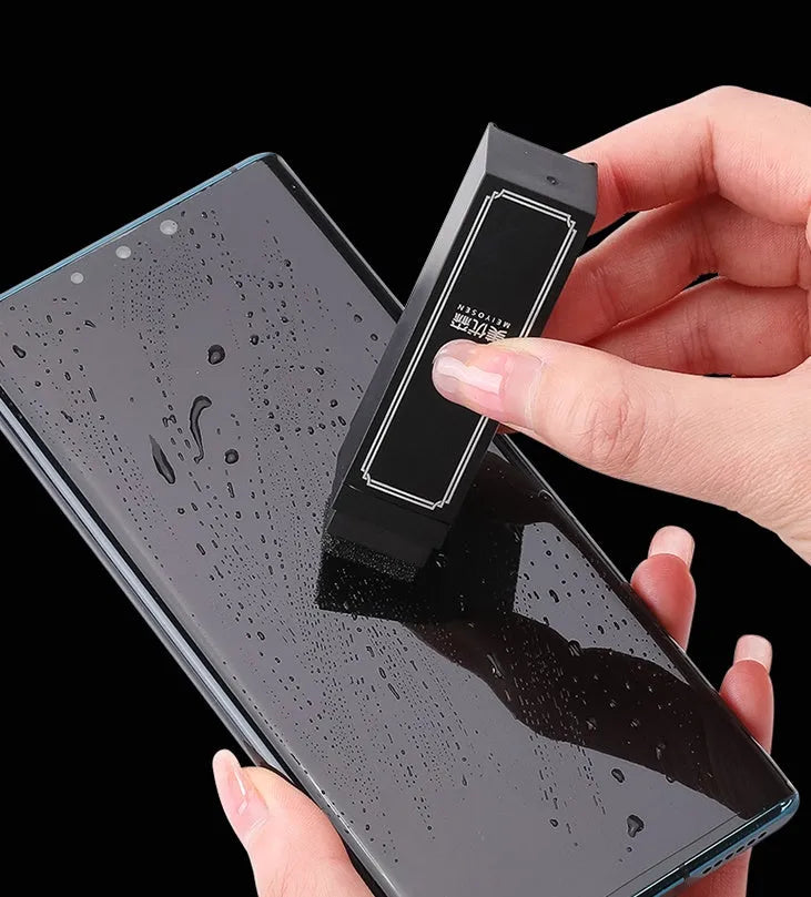 Black disposable screen cleaner wipes pack for mobile phones, 40 sheets for decontamination and sterilisation