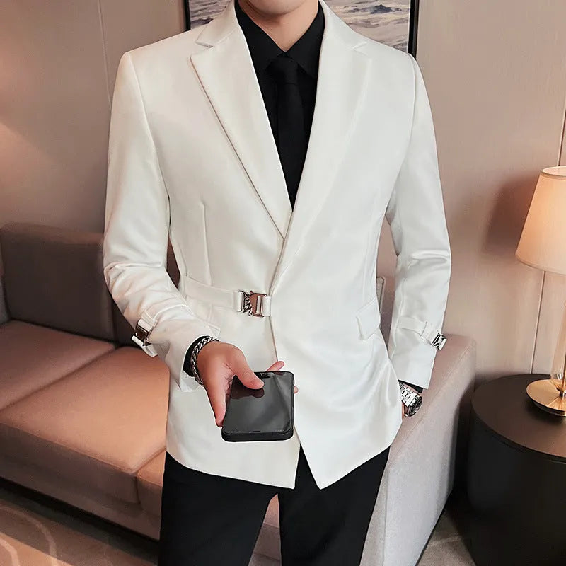 Men's British style slim fit solid colour suit coat with yarn-dyed fabric and buckle design