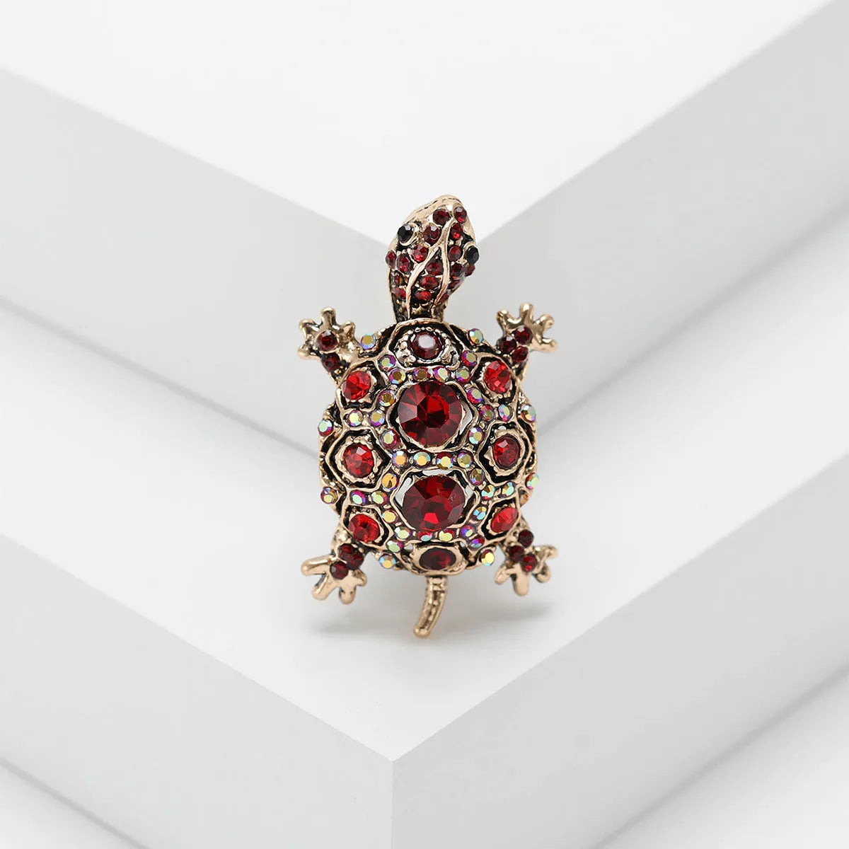 Retro rhinestone turtle brooch in alloy with diamond treatment, available in blue green red colours