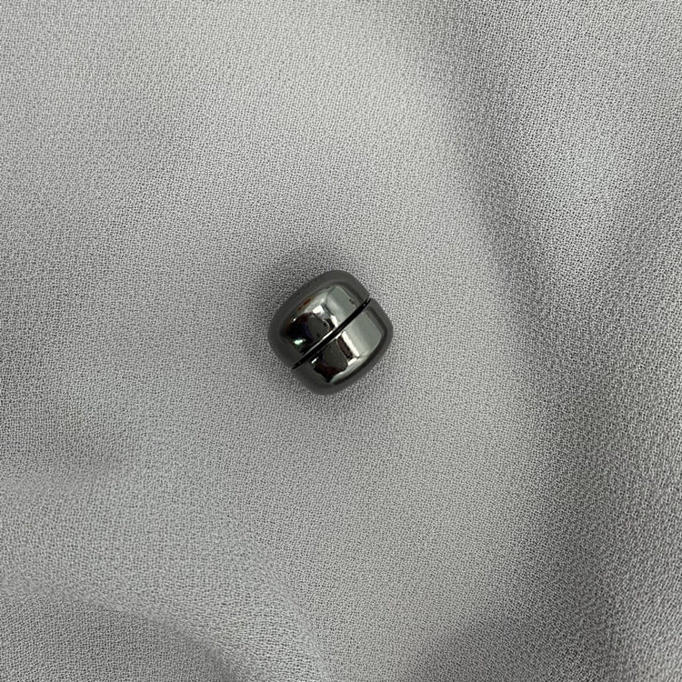 Malaysia Strong Scarf Buckle Macron Round Magnet in painted zinc alloy for secure scarf fastening