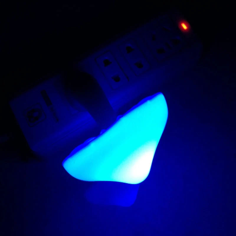 Mushroom-shaped LED night light with automatic sensor in various colours