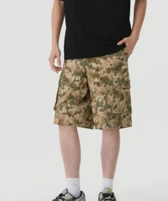 American retro workwear style cotton camouflage shorts in loose fit with cropped length