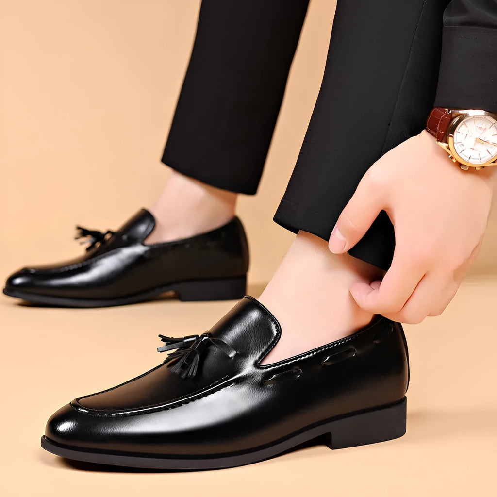 Men's patent leather low heel business shoes in black with pointed toe and slanted heel, size 38-48