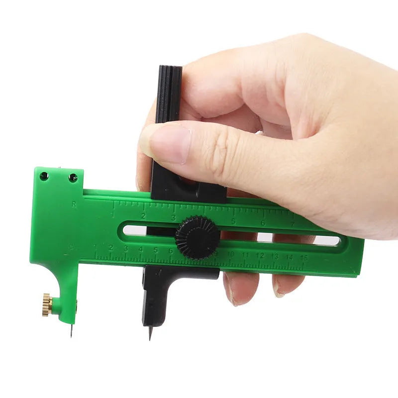Small round rail compass knife for circular cuts in paper, card, and cloth, plastic body with metal accessories