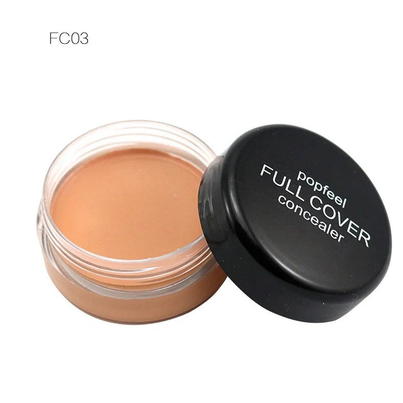 5-colour monochrome concealer palette measuring 4x4x2.2cm for facial coverage