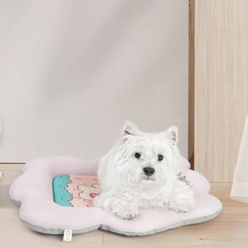 Green ice silk pet cooling mat for dogs and cats showing cooling surface texture