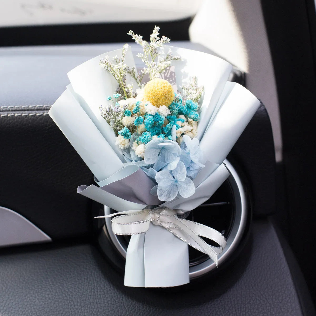 Handmade dried flower ornament for car air vent with replaceable fragrance pads