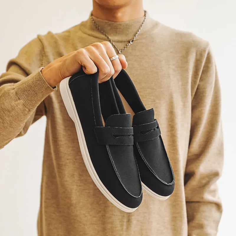 Men's suede casual shoes in beige with round toe, low flat heel, and vulcanised rubber sole.