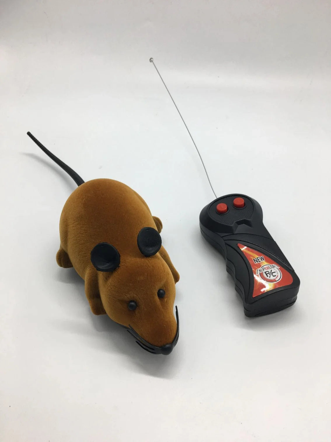 Remote control simulation animal toy featuring a lizard, spider, and mouse for kids' educational play