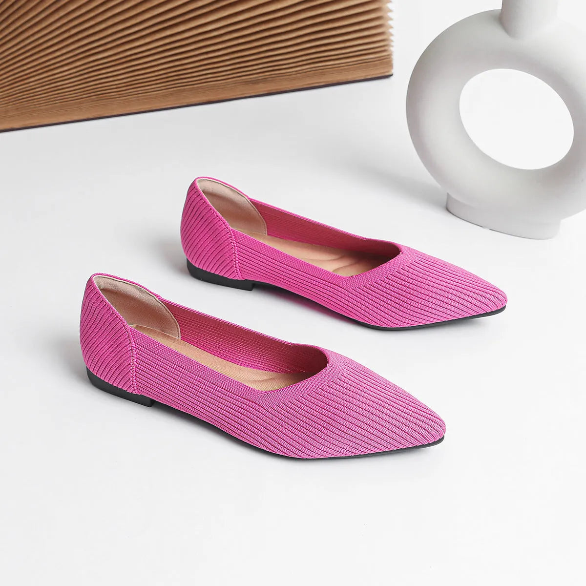 Women's flat heel knit pumps with pointed toe in multiple colours