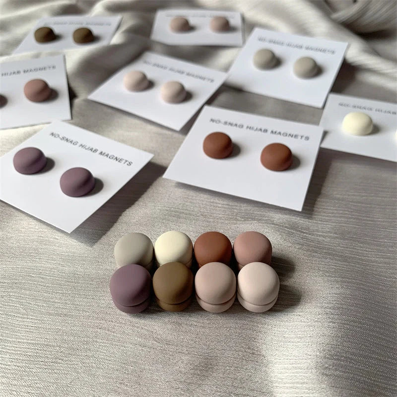 Malaysia Strong Scarf Buckle Macron Round Magnet in painted zinc alloy for secure scarf fastening