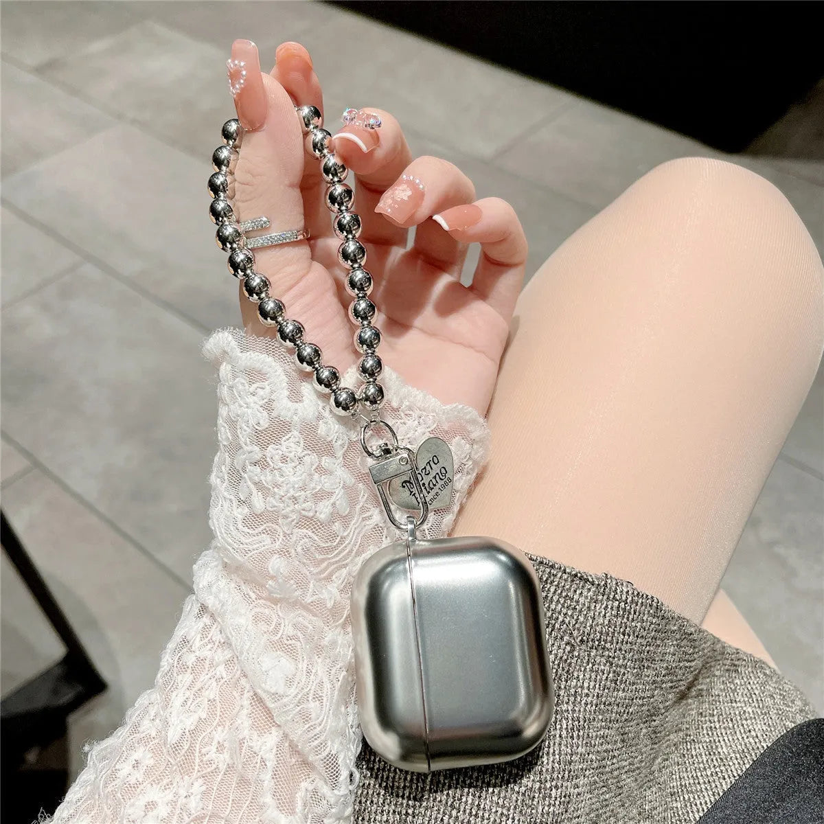 Matte plating TPU protective case for Apple AirPods and AirPods Pro Bluetooth headphones.