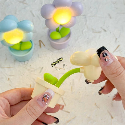 Mini Flower Night Lamp in flower shape with adjustable warm light