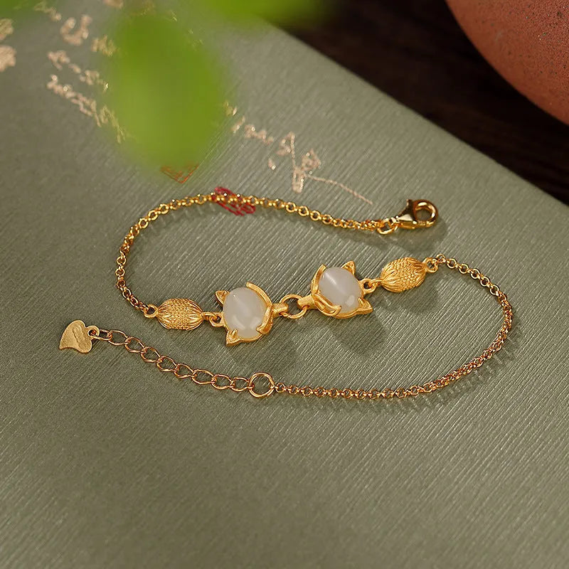 925 silver women's bracelet with a fox charm and a jasper stone on an adjustable chain.
