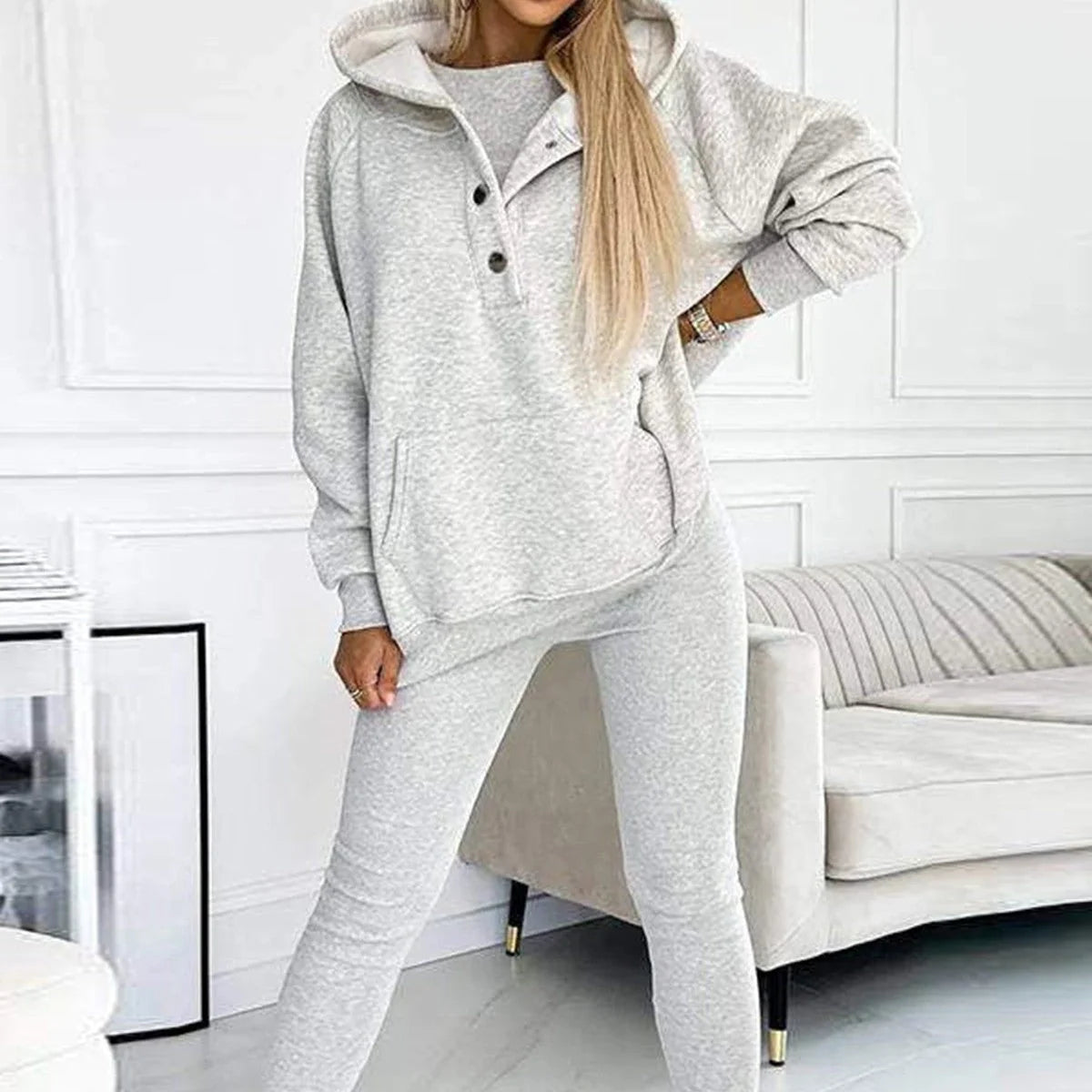 Women's 3-piece sports suit with hooded sweatshirt and slim trousers in various colours
