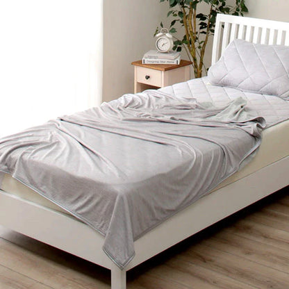 Cooling Summer Blanket made with breathable Japanese cooling fiber technology to keep you comfortable all night