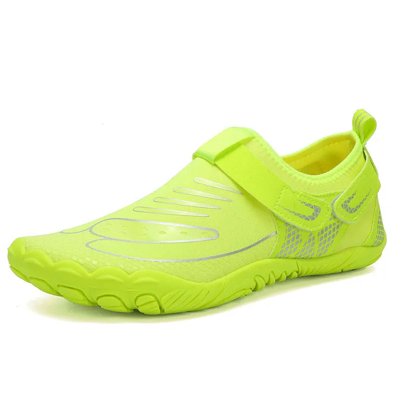 Men's multi-sport fitness shoes with breathable mesh upper and rubber sole in assorted colours