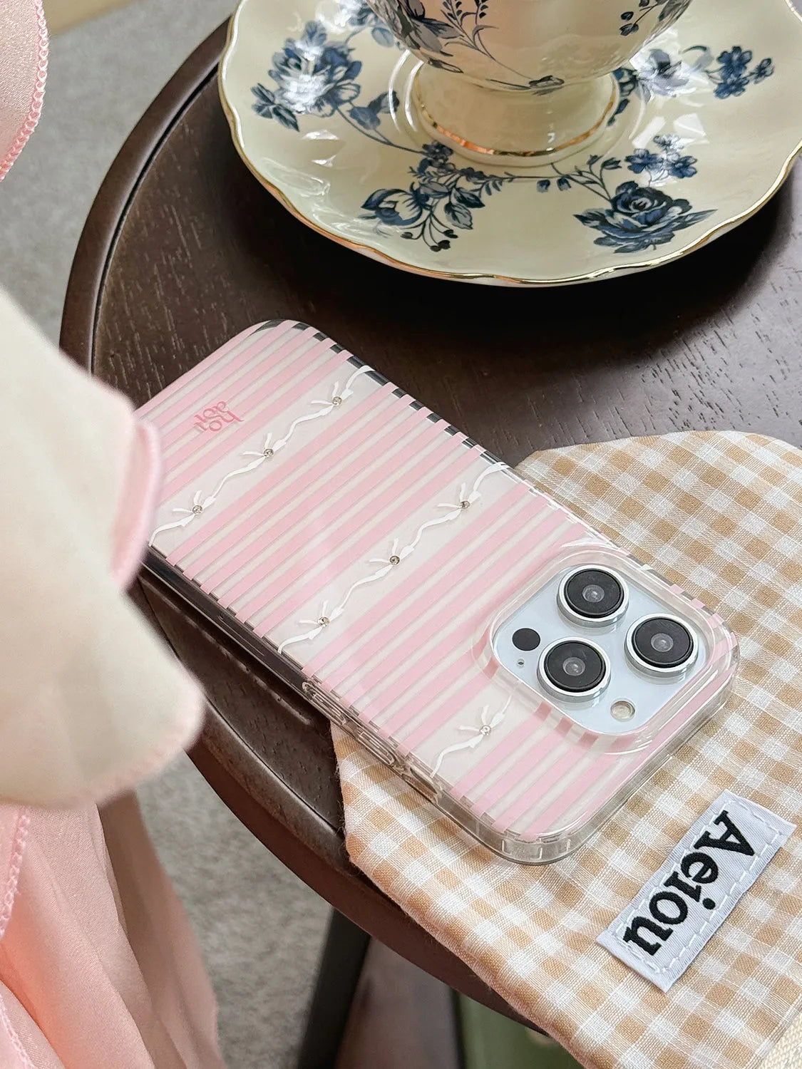 Drop-resistant creative niche all-inclusive protective case phone case for iPhone, Pink Crystal colour, TPU material