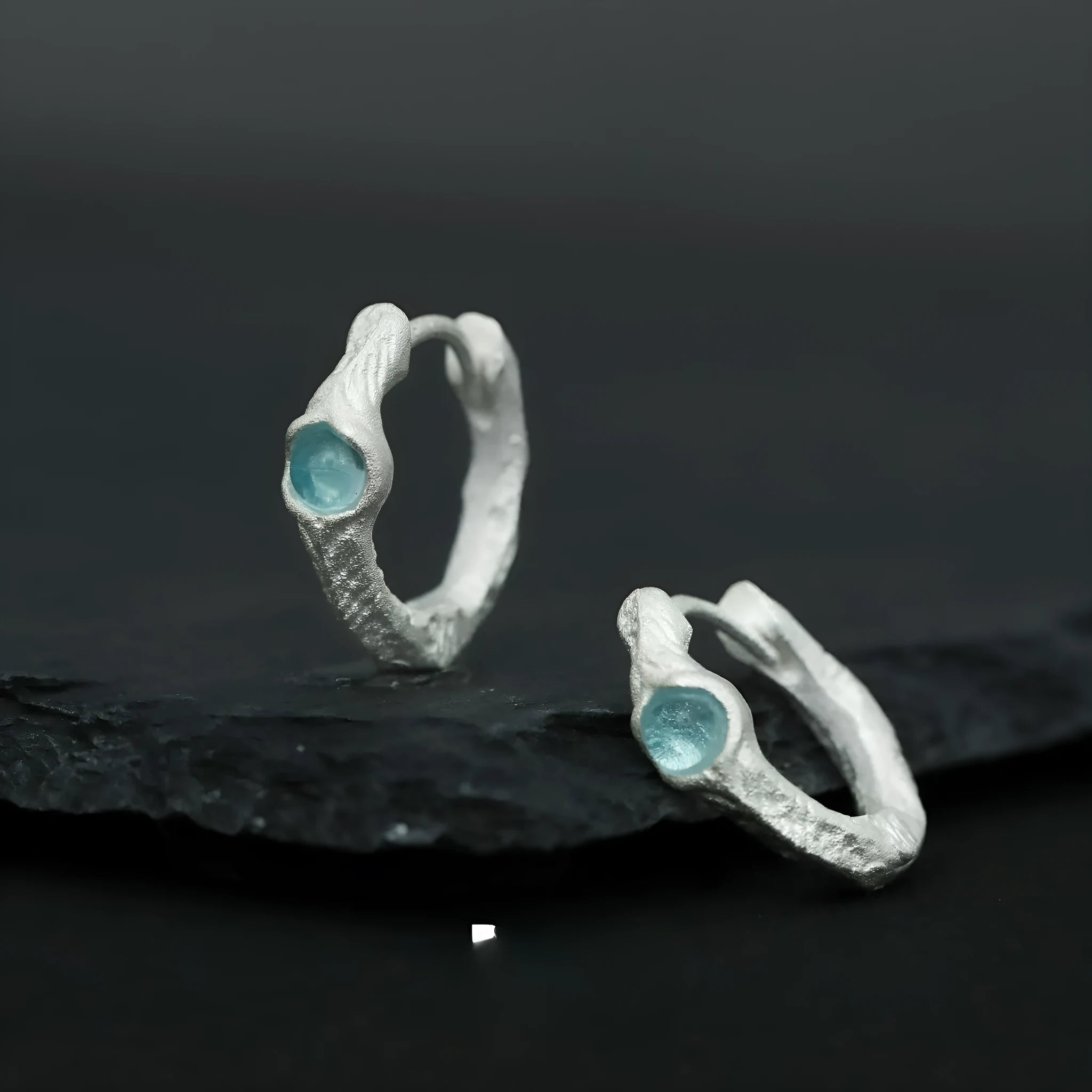 Burnt silver geometric ear clips with round design on 925 silver base