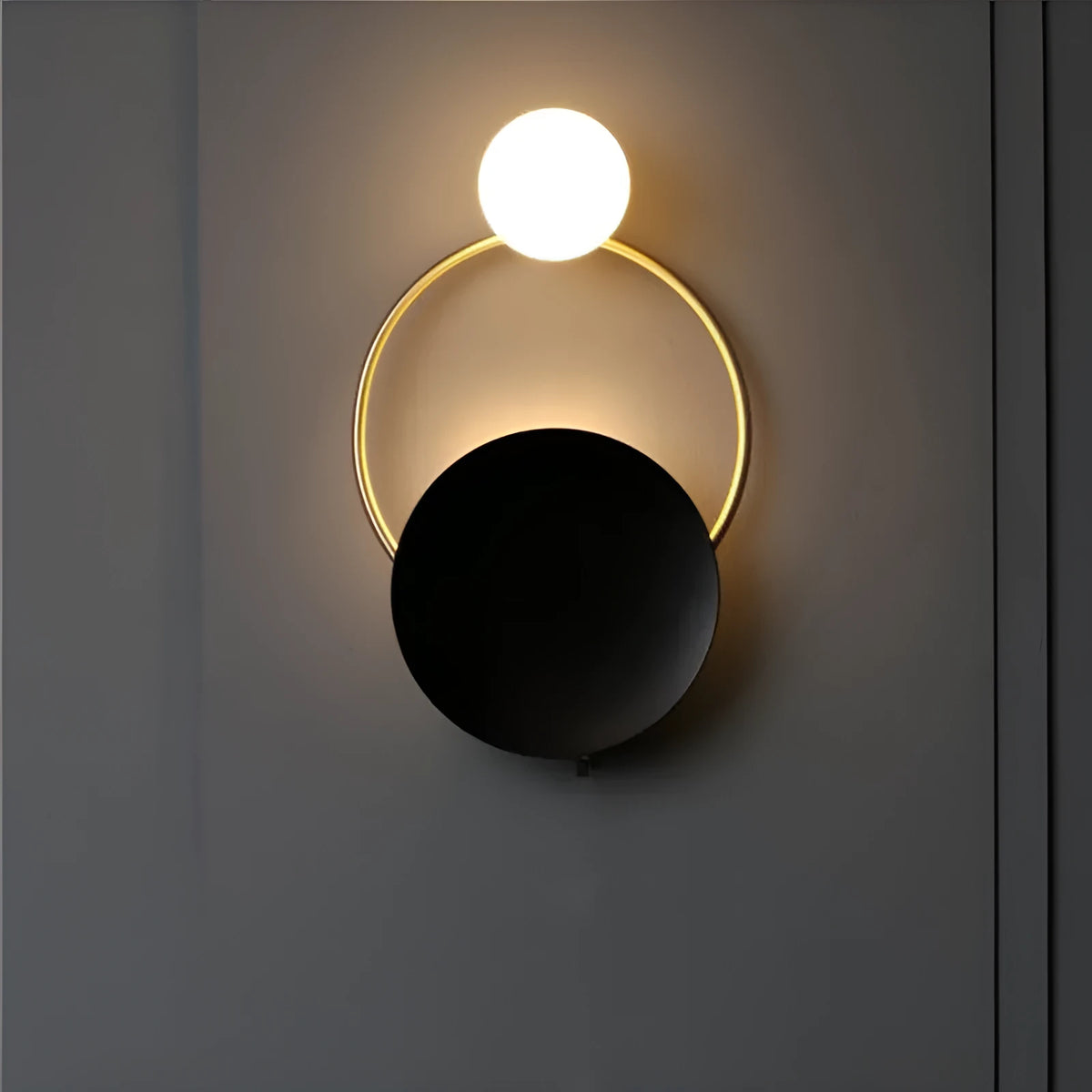 Post-modern iron ring wall lamp with antlers shape measuring 25x36mm for hotel restaurant use