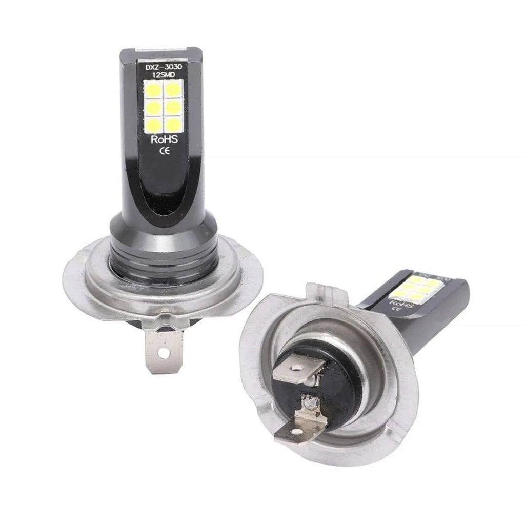 H7 base 110W LED car fog light bulb with white aluminium body and twelve SMD chips.