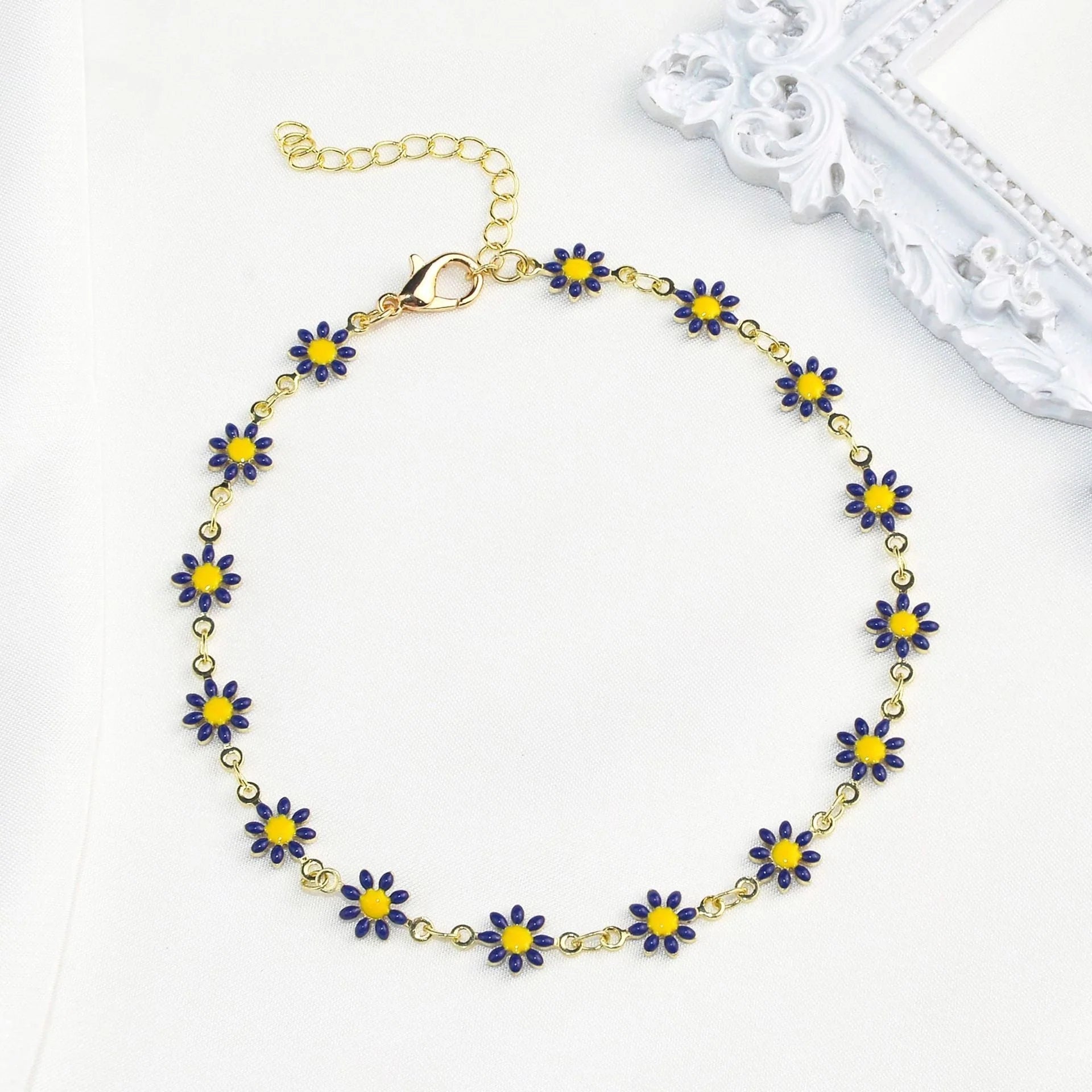Little Daisy Anklet with floral design in various colours