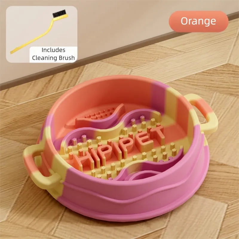 Silicone slow food bowl with double-ear handle and interactive maze design for dogs, in green colour