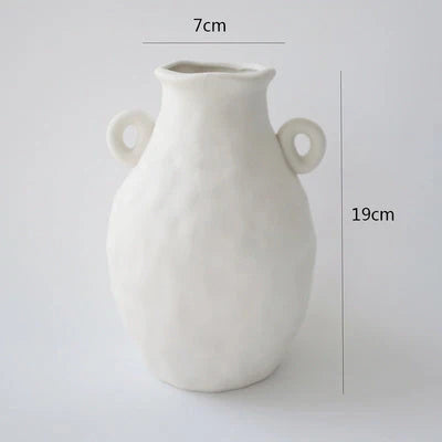 Minimalist ceramic vase set for modern home decoration, perfect for dry flower arrangements.