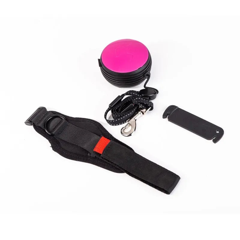 Pet Holding Hands automatic retractable dog leash showing 3m nylon cord extended with locking button