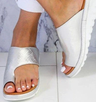 Women's summer flip flops with non-slip sole and 3-5cm heel in various colours